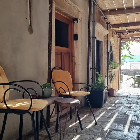 Apartment Philosopher's Getaway In The Old Town