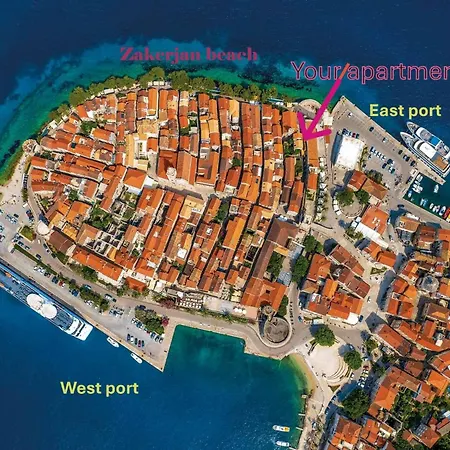 Philosopher's Getaway In The Old Town *